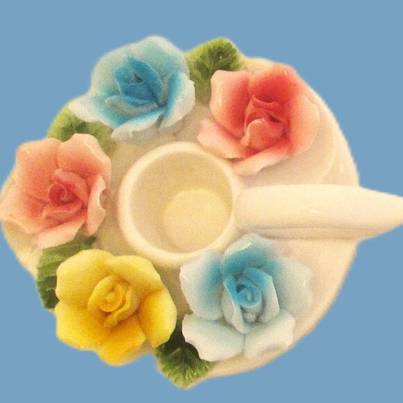 Pair of porcelain Floral yellow, rose & pink rose candlestick holders with finge - Picture 2 of 6